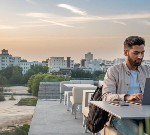 Digital Nomad Gear for Backpacking India: Ultimate Guide